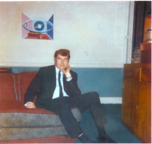 Photo of Joe in his lounge - courtesy and copyright of David Peters