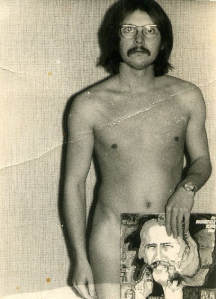 Robb Huxley at Hotel Peters Copenhagen Denmark '69  Well sombody has to try to keep up with Stan Solomon and his famous "butt" display.